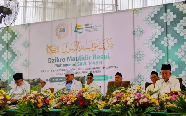 Dzikro Maulid Nabi Muhammad SAW General Manajer KSPPS BMT Mandiri Sejahtera saat menghadiri Maulid Nabi Muhammad SAW di Ponpes Darul Faqih Lamongan