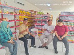 Ketua Bidang KDKMP Dekopinwil Jatim Dorong KDKMP Perkuat Gerai dan Perluas Kemitraan Kunjungan Ketua Bidang KDKMP Dekopinwil Jatim dan Ketua Dekopinda Nganjuk ke KDKMP.
