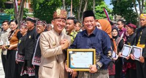 Wakil Ketua Dekopinwil Jatim Raih Apresiasi atas Kontribusi Serap 7.000 Tenaga Kerja di Bojonegoro